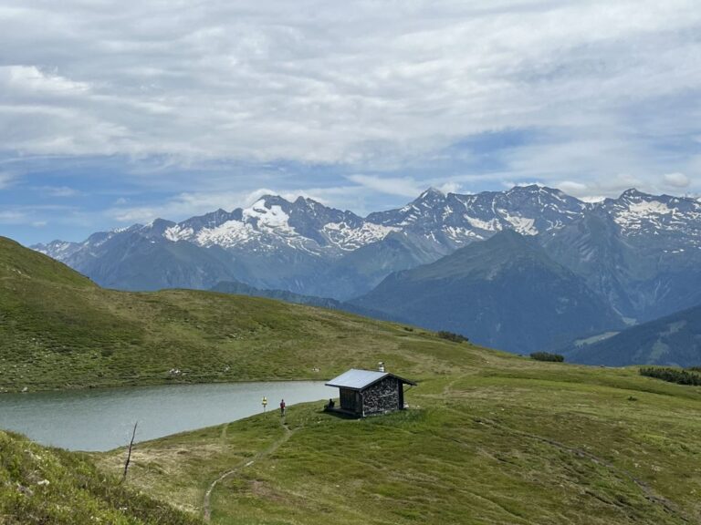 Alpenüberquerung_Ausblick_mit_Lichtsee