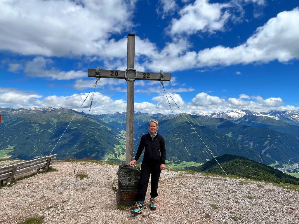 Alpenüberquerung_Maike_Brixendorf_Gipfelkreuz